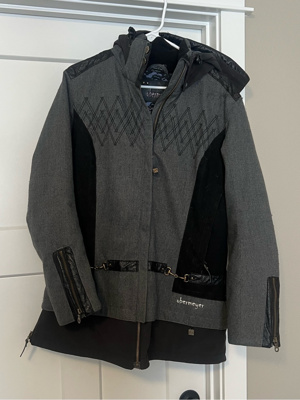 Obermeyer Gray and Black Ski Jacket